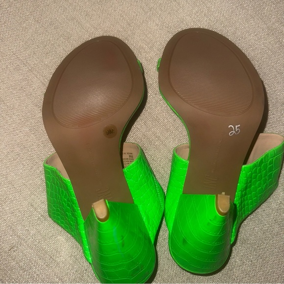 Lime green INC heels 🍋‍🟩 ✨ - Picture 5 of 5
